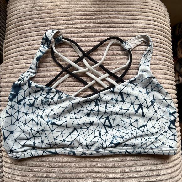 Lululemon Free To Be Wild Bra Size 10 - Picture 3 of 10